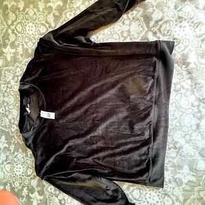 2 comfy pieces of sleepwear from GAP, only one piece available.